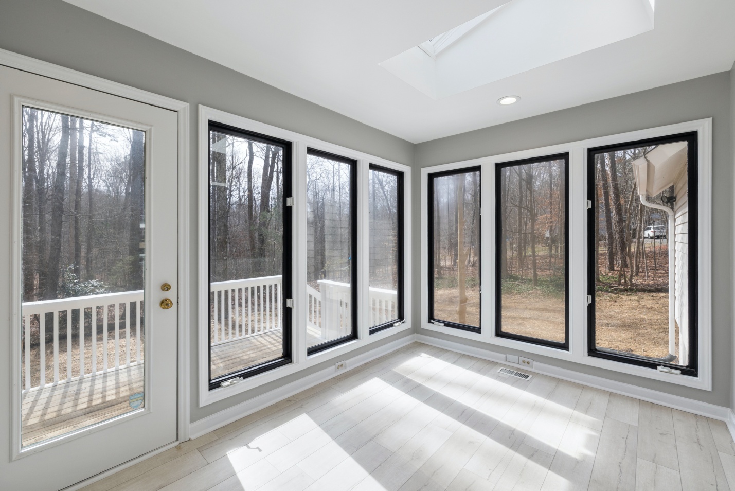 DIY Window Tinting: Complete Guide to Tinting Windows at Home